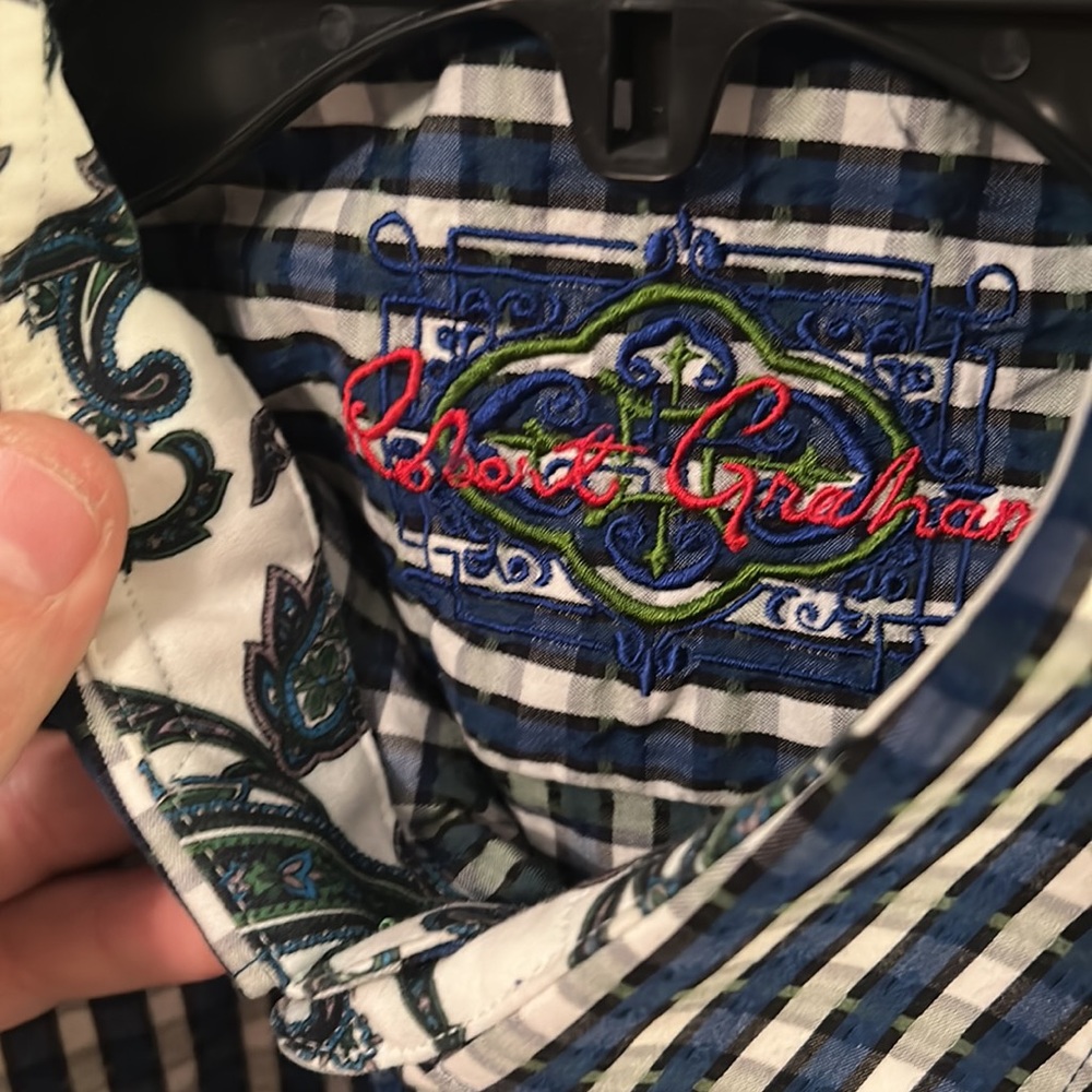Robert Graham button down. XL. Excellent condition. - Picture 4 of 5